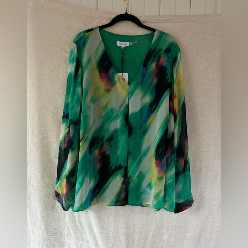 NWT Calvin Klein Women's Abstract Green V-Neck Blouse